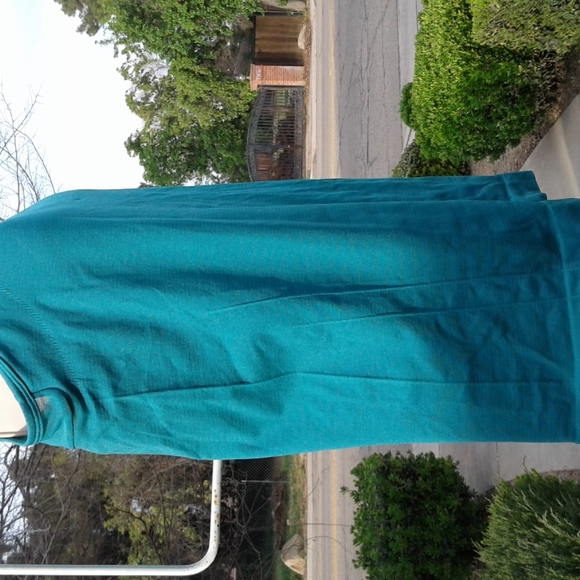 Women's exercise tank top torso is about 24 in good condition size extra large - Picture 2 of 10